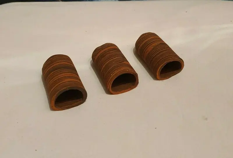 3x Welshöhle Laichhöhle 6,5cm rot/schwarz halbrund Tonhöhlen Krebse, Welse Deko