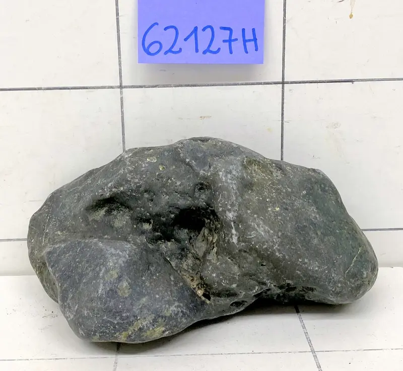 62127 H Hakkai Stone Flussstein