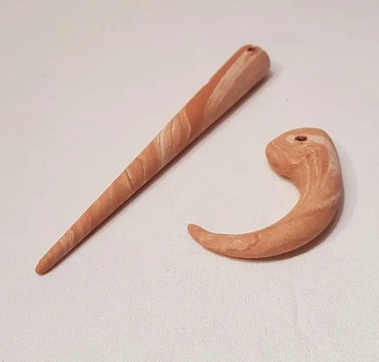 Futterstange + Futterhaken rot/weiß Ton Gurkenspieß Gurkenhaken Futterhilfe