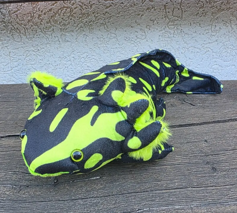 Kuscheltier Plushie "Axolotl" grün-schwarz 42cm Aquarium Deko Plüschtier