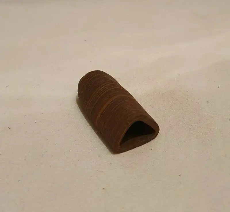 Welshöhle Laichhöhle 5,5cm rot/schwarz stollenform Tonhöhle für Krebse Welse