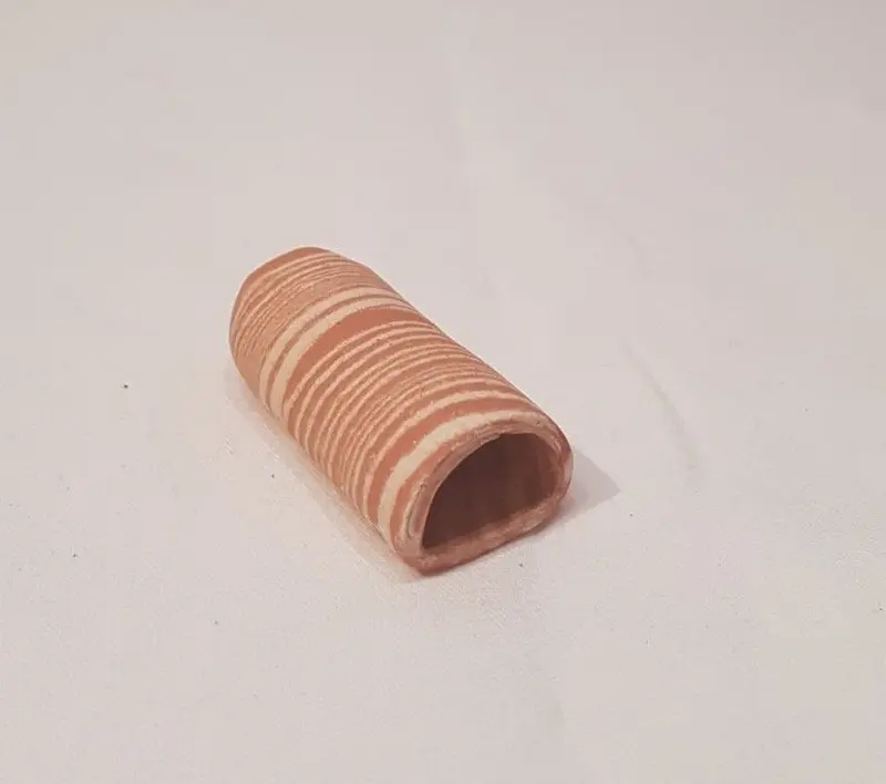 Welshöhle Laichhöhle 5,5cm rot/weiß halbrund Tonhöhle für Krebse, Welse TOP
