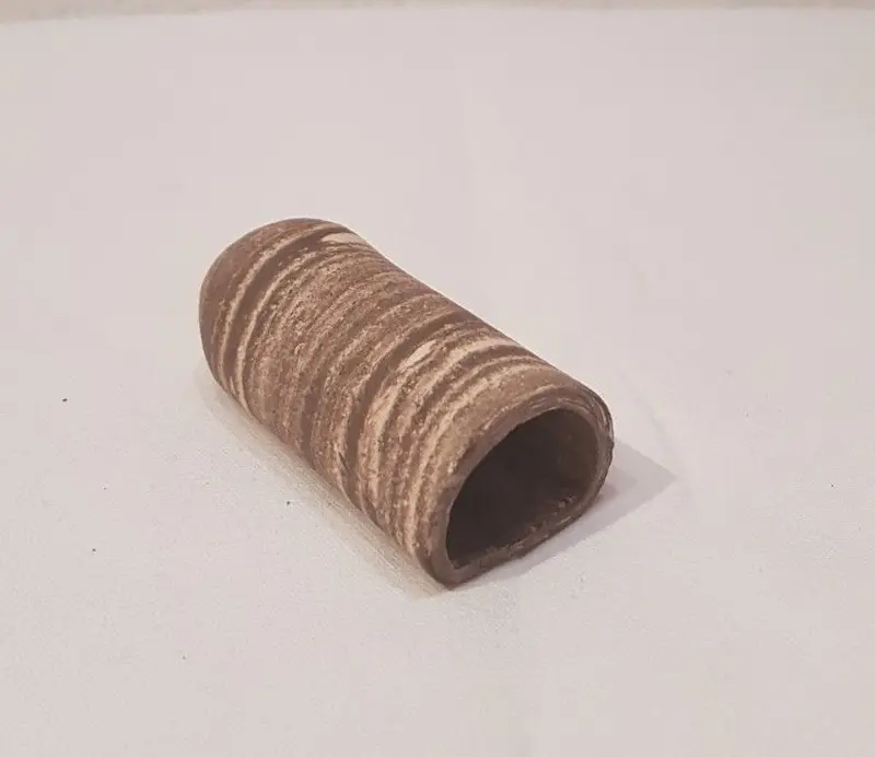Welshöhle Laichhöhle 6,5cm schwarz/weiß halbrund Tonhöhle für Krebse, Welse